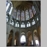 Vitraux de l'abside, église Saint-Pierre, Chartres, photo Chris06 (Wikipedia).JPG
